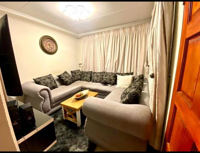 3 BEDROOM HOUSE FOR SALE IN KAGISO